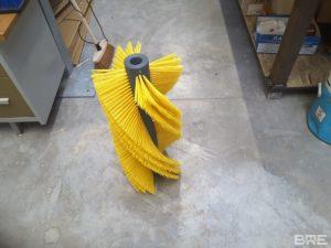Brosse rotative industrielle pour convoyeur