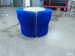 Brosse rotative conçue pour le nettoyage des bouteilles dans une machine d'embouteillage. Sa structure en 3 parties facilite la maintenance et son garnissage spécifique assure un brossage optimal de la paroi des bouteilles.