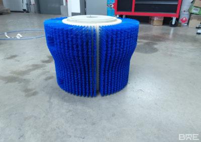 Brosse rotative conçue pour le nettoyage des bouteilles dans une machine d'embouteillage. Sa structure en 3 parties facilite la maintenance et son garnissage spécifique assure un brossage optimal de la paroi des bouteilles.